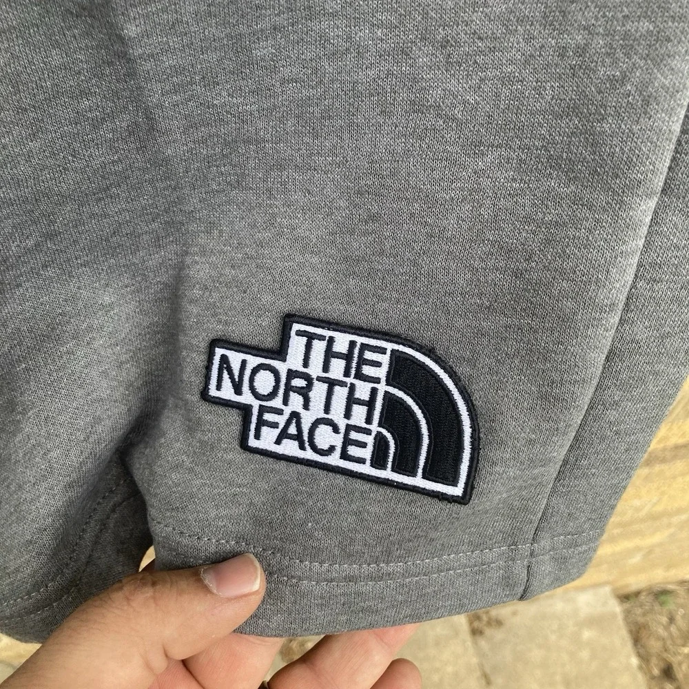 The North Face Men's Small Logo Fleece Novelty Short Gray‎ 8.5in Inseam
